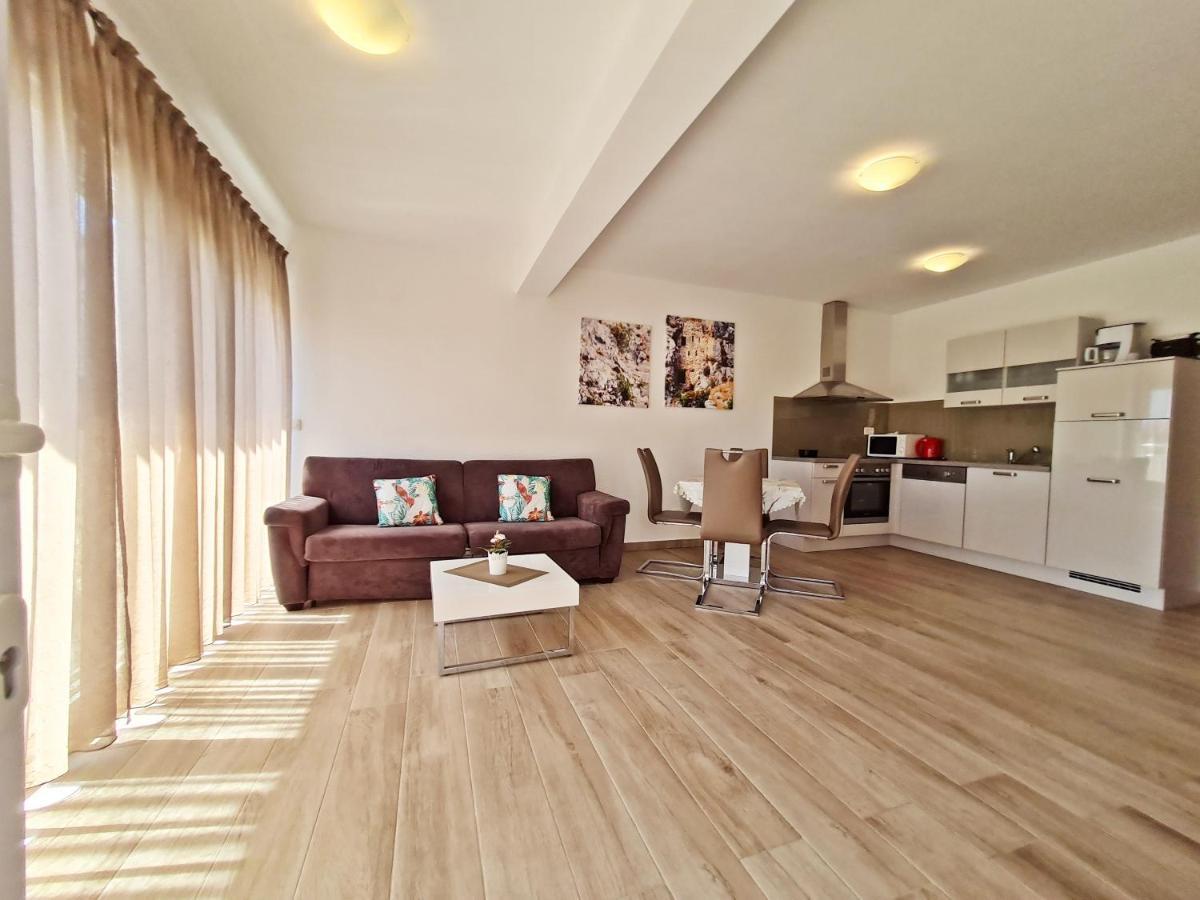 Ab Villa Podstrana Bagian luar foto